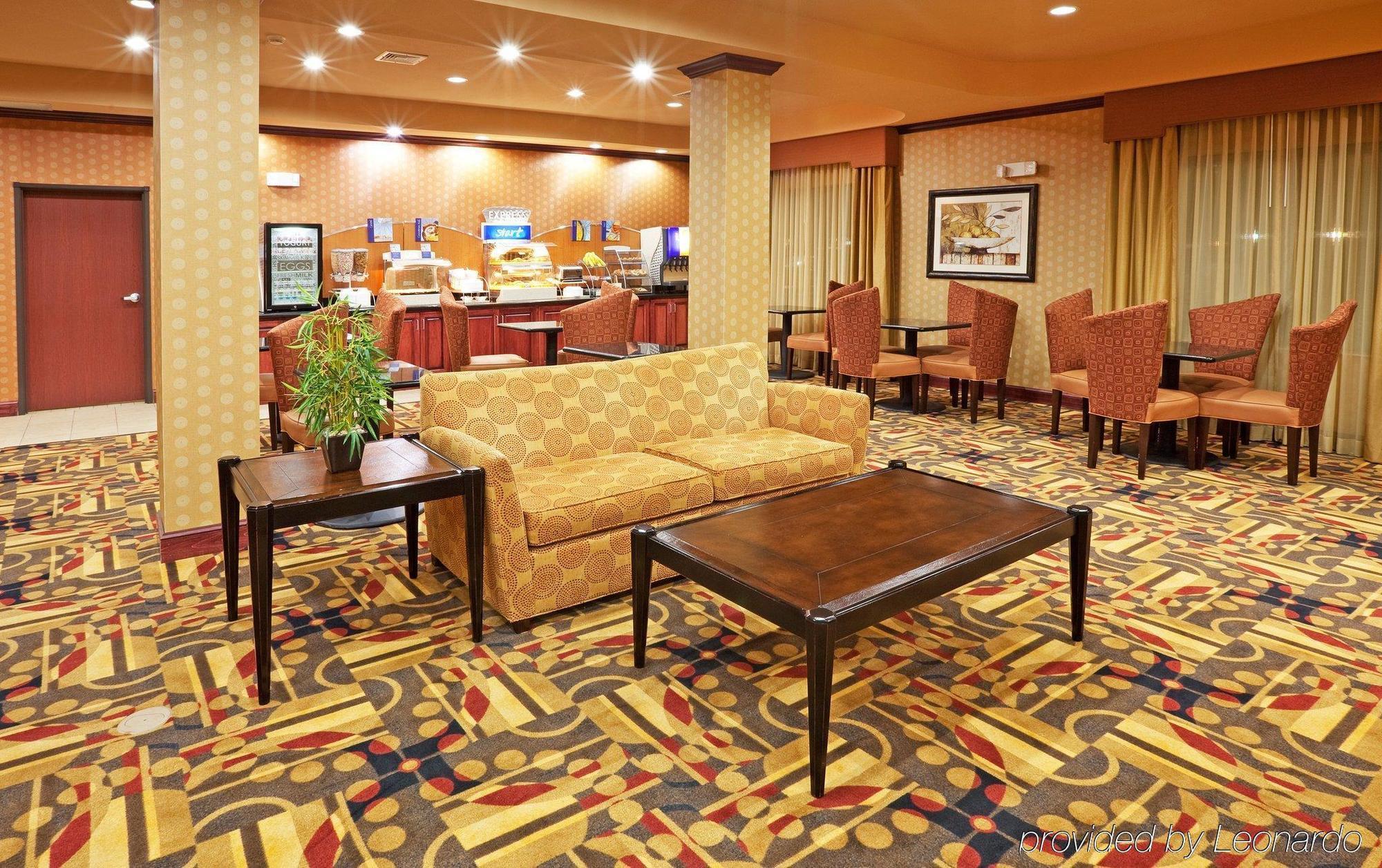 Holiday Inn Express Hotel And Suites Altus By Ihg Интерьер фото